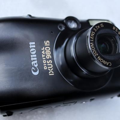 Canon Ixus 980 Von Schrag Unten