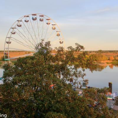 Tangermuende Burgfest Riesenrad Und Elbe
